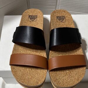 Reef Dual-Tone Slide Sandals in Black and Brown. NWOT